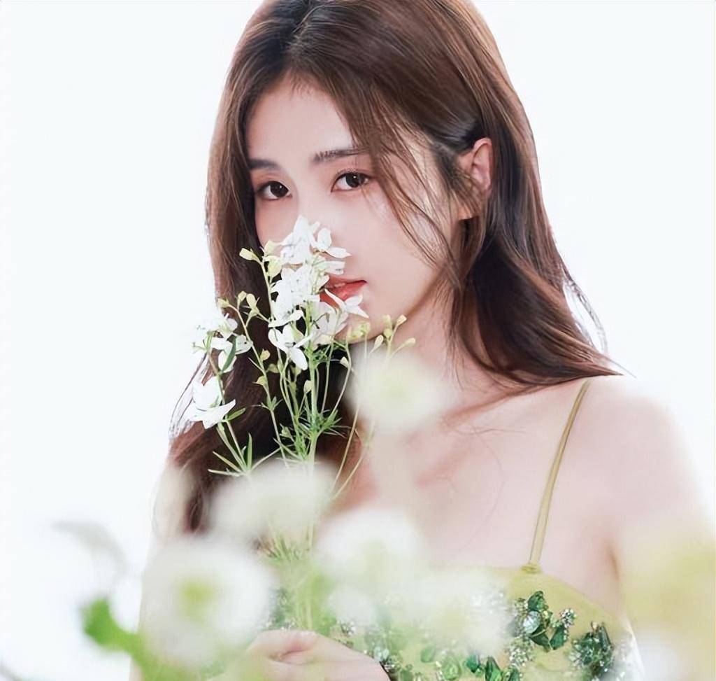 "笑出鹅叫"白鹿:带闺蜜暴富第一人,被于正独宠压番关晓彤_工作_霍璇