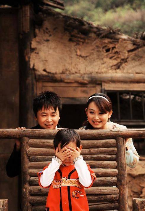 歌手冯晓泉:凭借一首歌登上舞台,与曾格格共建"421"幸福家庭_音乐