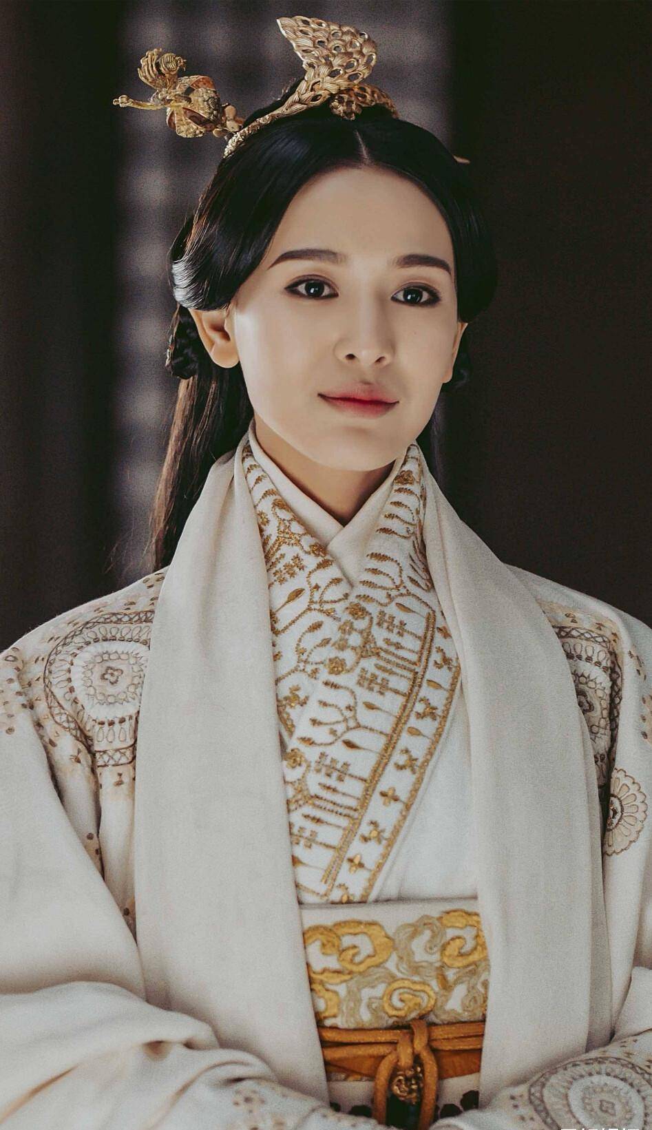 原创因太子妃走红演过安家合作过章子怡她还需要在恋综找对象