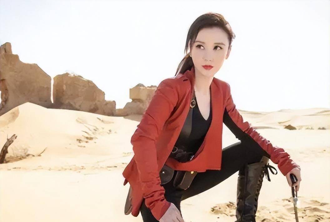 "张萌:公司市值13亿,坐拥上亿别墅,吊灯能买一套房_网友_热度_吕超