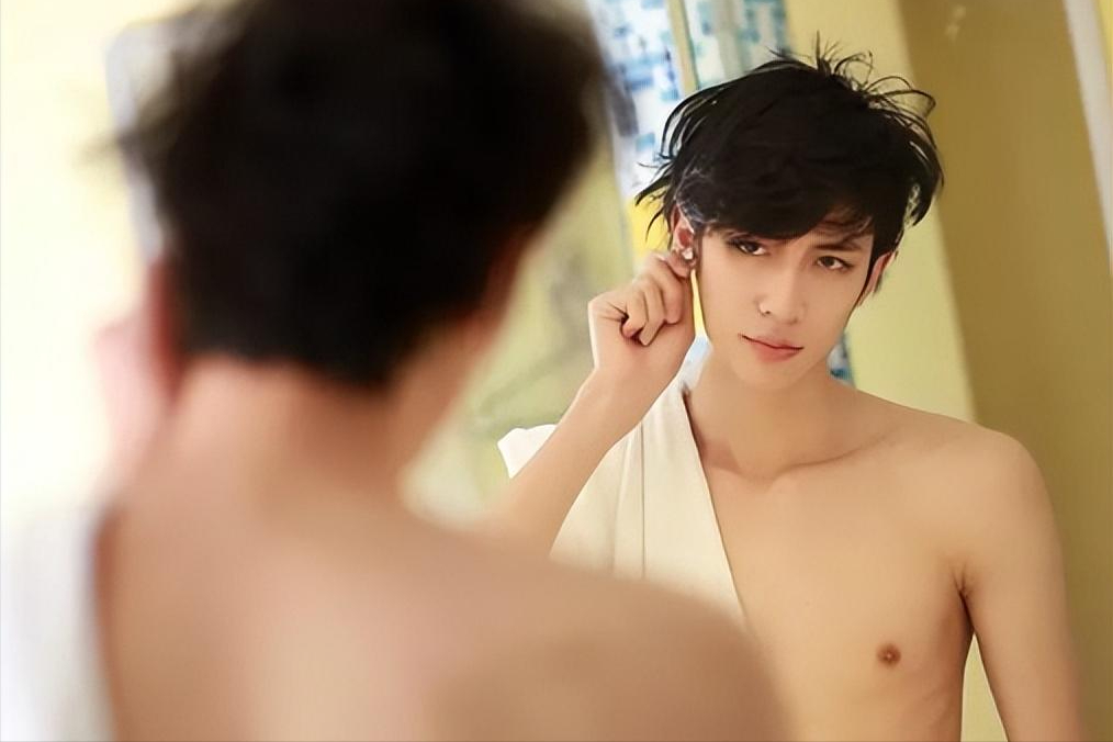 又一明星凉凉出轨女明星还吸毒前妻曝其已在警局走流程