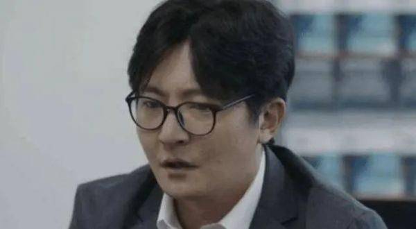 原创高露苗苗去郭京飞烧烤店吃东西不付钱知道原因后网友都笑翻了