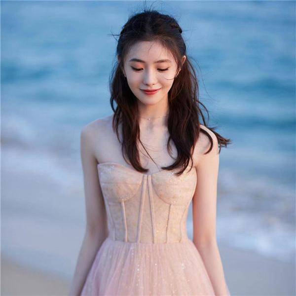 谋女郎刘浩存被指年龄造假,改小两岁成00花,曾被嘲资源咖_网友_吉林