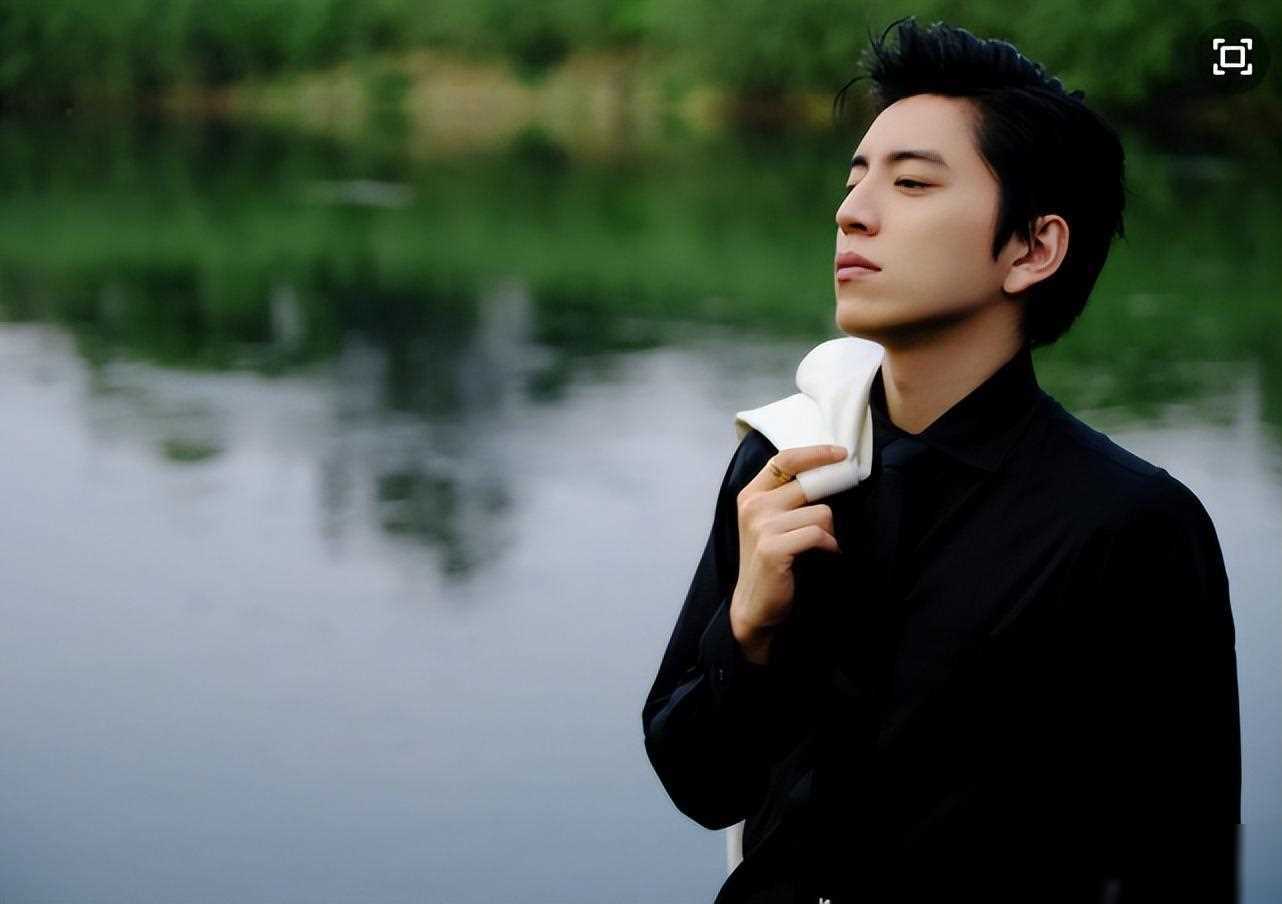 蔡卓宜偷带王大陆回家,时隔四年与家人团聚,母女抱头痛哭好感人_爱情