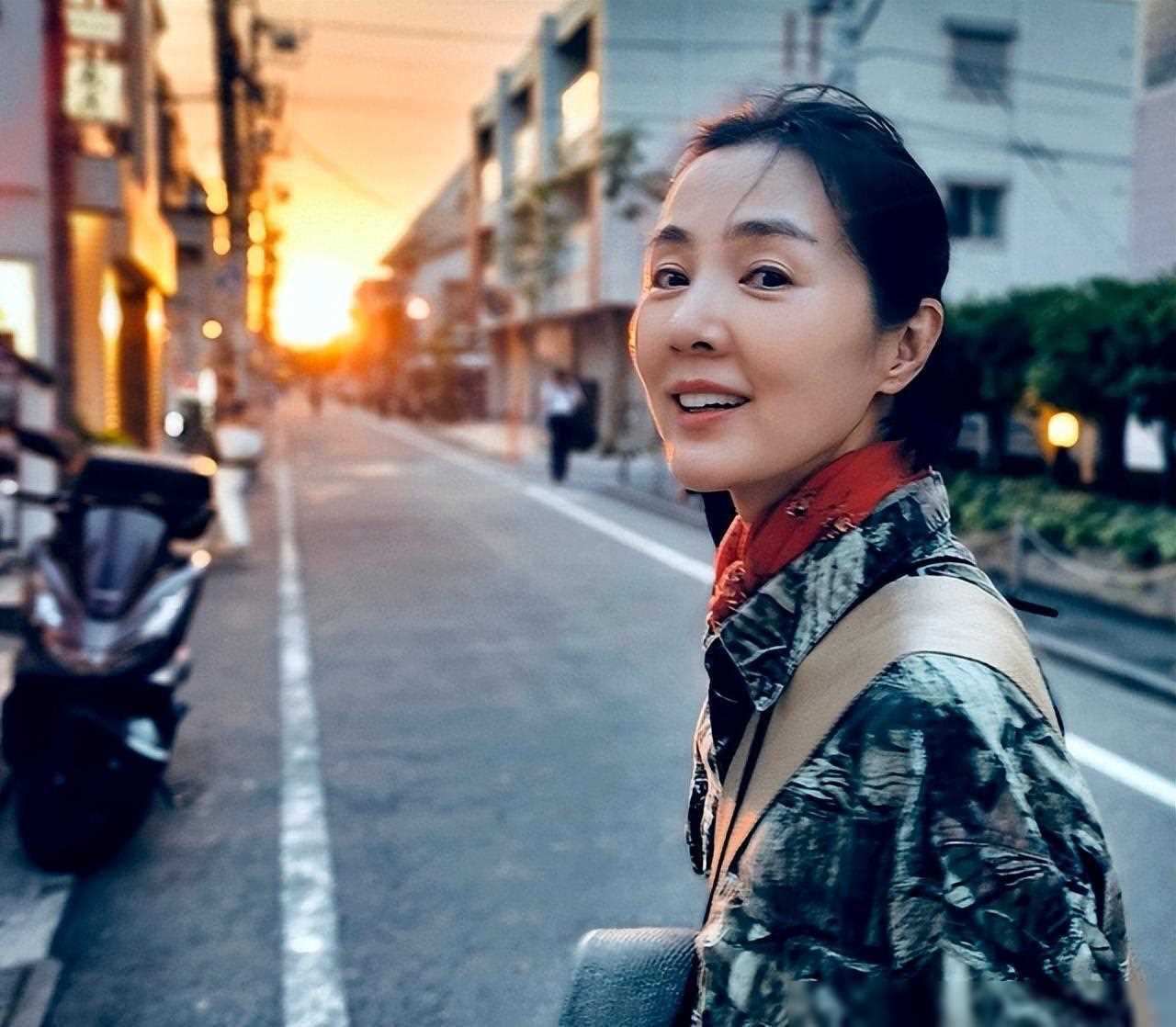 她长得漂亮,演技好,出道26年低调没绯闻,50岁仍是观众心中女神_姜宏波