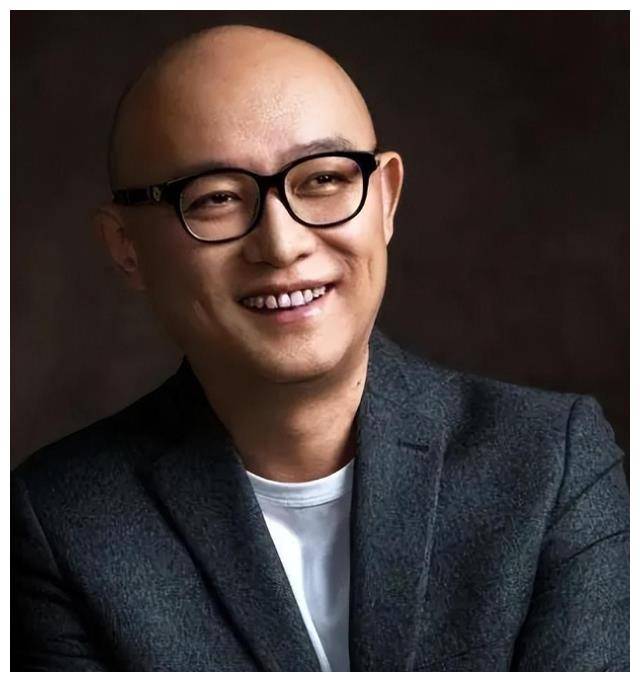 主持人孟非转战新领域,展现全新魅力,华丽转身,扬帆启航.