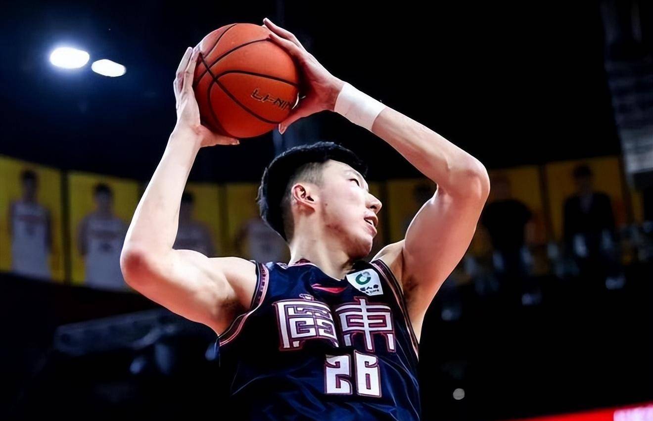 原创周琦新的一年为什么染发呢周琦的回答令球迷充满期待