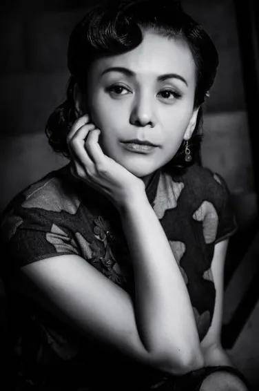 原创情深深雨蒙蒙主演曾两次嫁豪门被甩如今不幸成为单亲妈妈