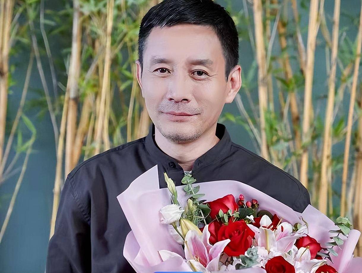 演员田小洁:当过汽修工,28岁考中戏,离婚后娶江珊,他凭啥?