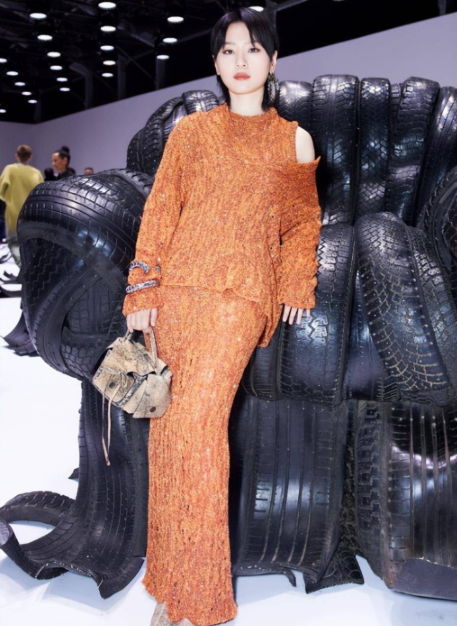 原创巴黎生图第二弹钟楚曦水蛇腰太惊艳被周笔畅的脸吓到杨幂咋长这样