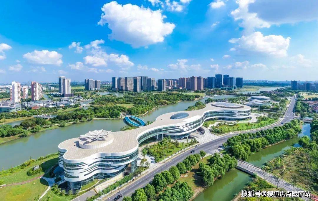 图源昆山开发区发布教育方面,项目周边有晨曦小学,晨曦中学,震川高级