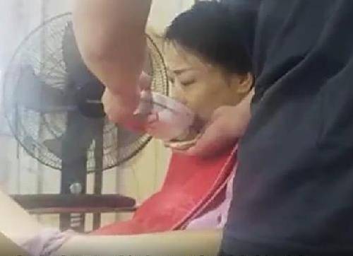 症女子,不堪病痛折磨2次买凶杀自己,杀手却拿钱跑了_小中_张某_丈夫