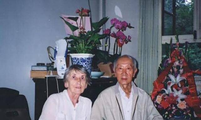 中国半导体开山鼻祖,被迫远离科研十年,否则芯片不被美国卡脖子_黄昆