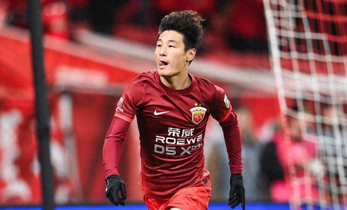 武磊表现用回击质疑,中超首战双响铿锵证实巅峰未退_上港_比赛_国足