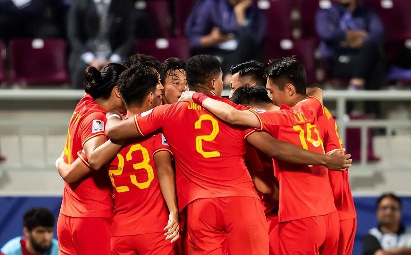 接下来23位男足球员分析! 5名归化球员领跑,4名新人有望,亚洲杯12名球