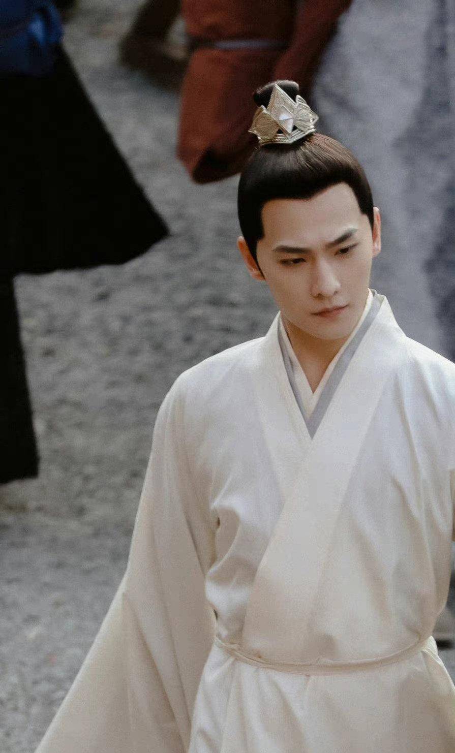 《且试天下》杨洋和赵思露把剧情演的像一对生伤冤家,你怎么看_白风夕