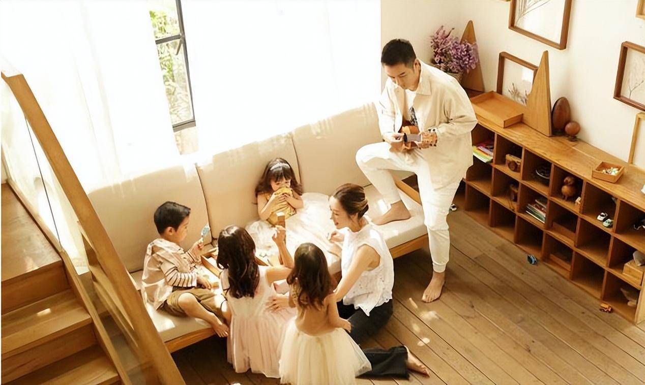 原创陈浩民难扛14万豪宅租金一家六口搬回香港老婆也出镜讨生活