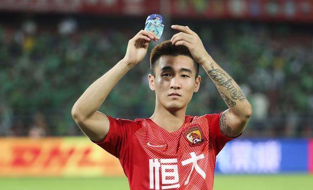 原创广州队旧将荣耀李扬中超首轮进球韦世豪替补4万蓉城球迷欢呼