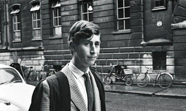 原创新王查尔斯73岁太子终登基内向敏感的他该怎么办