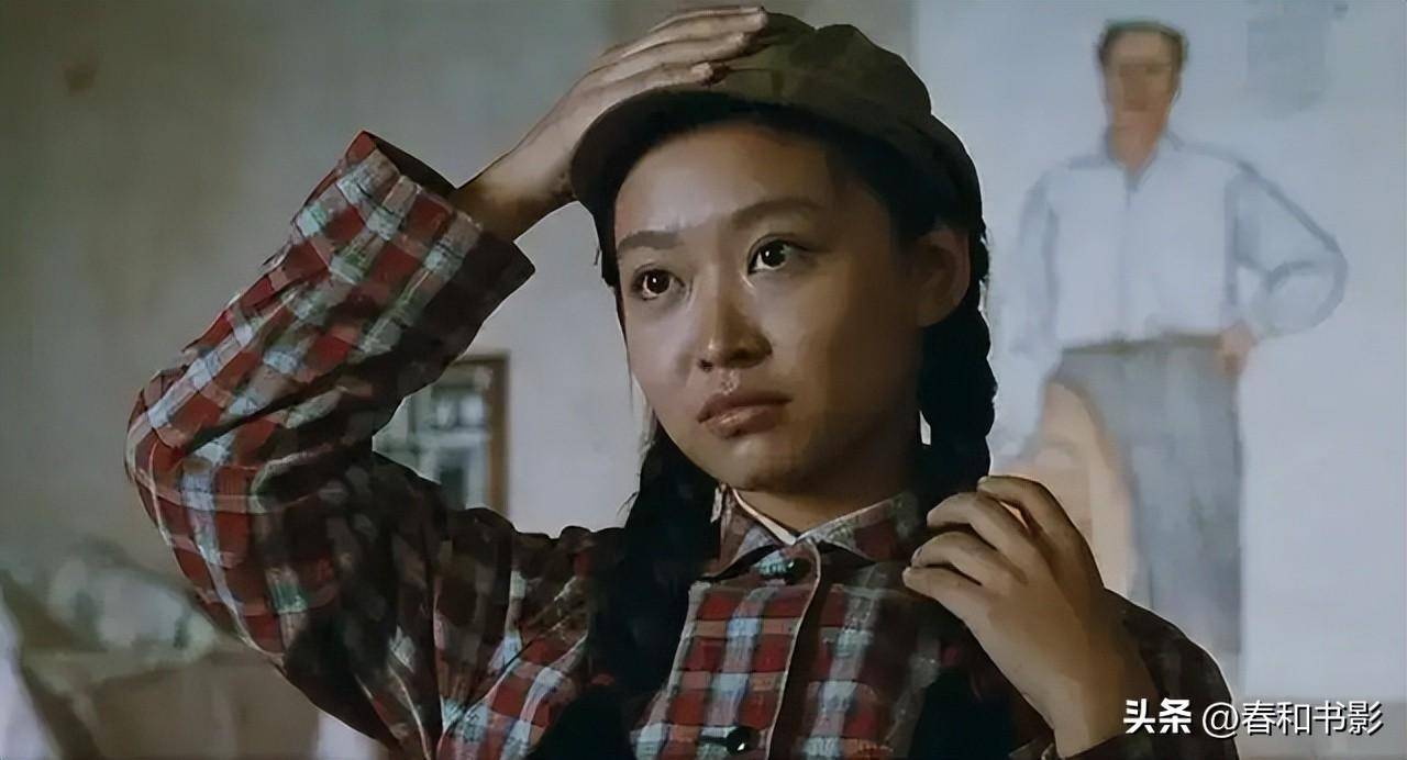 原创她是父母爱情的秀娥嫂子因张艺谋说长得丑转行当大学老师