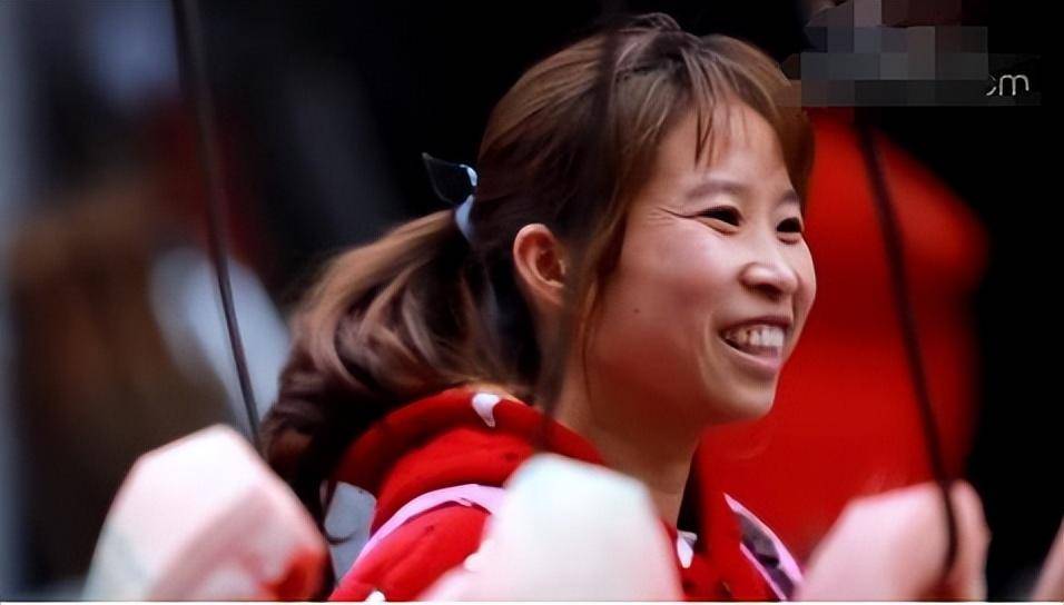 原创从农村主妇到千万网红被央视点赞的网红桃子姐现在怎样了