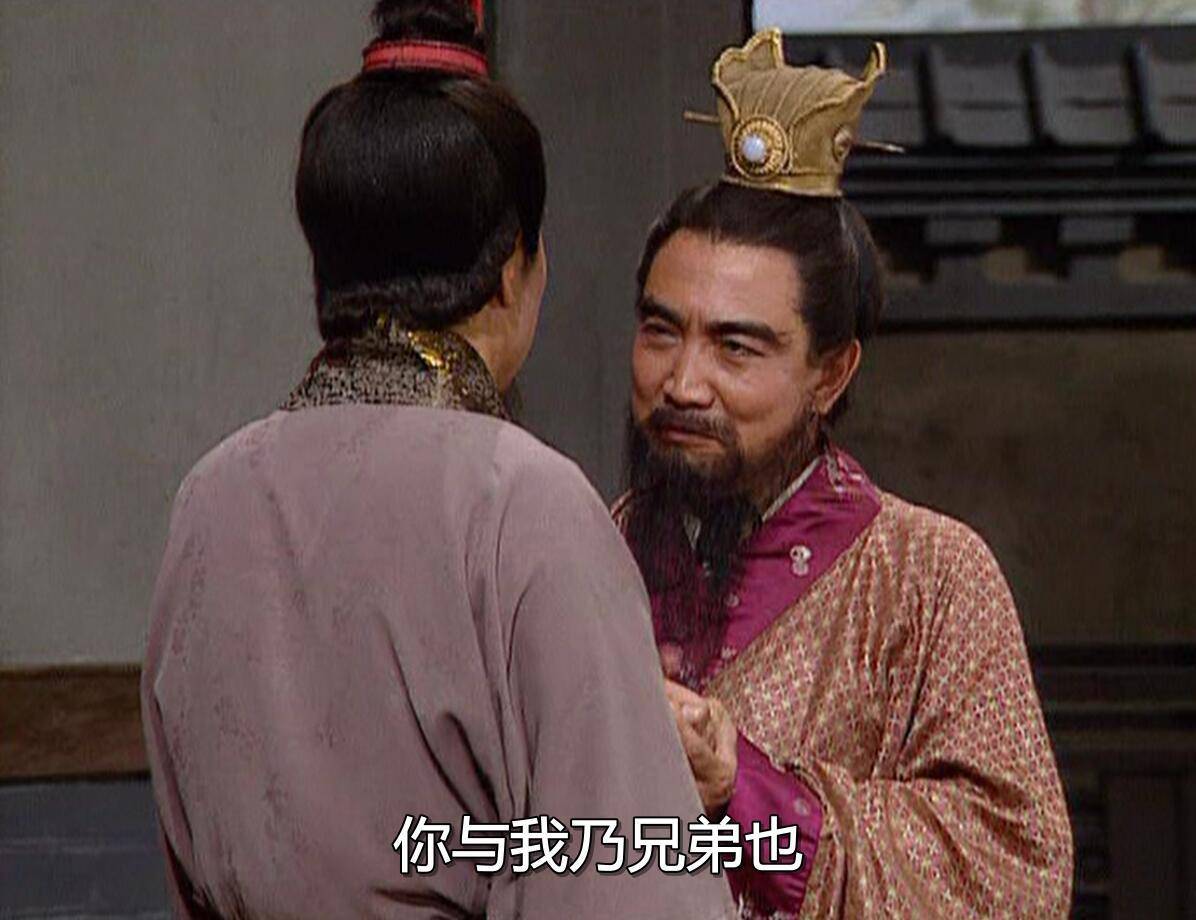 199年,曹操正心力交瘁地应对袁绍,刘备:别慌,我再给你捅一刀_同志