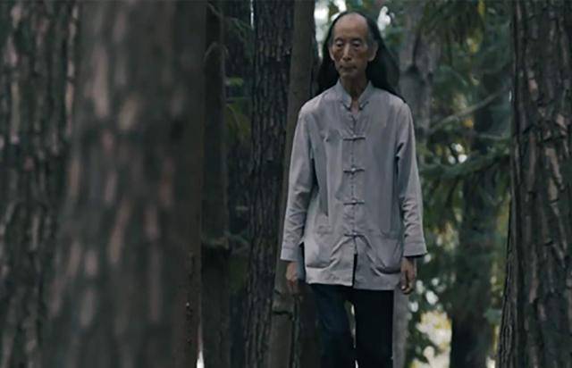 郭小川这个世界对于生活的定义莫衷一是.