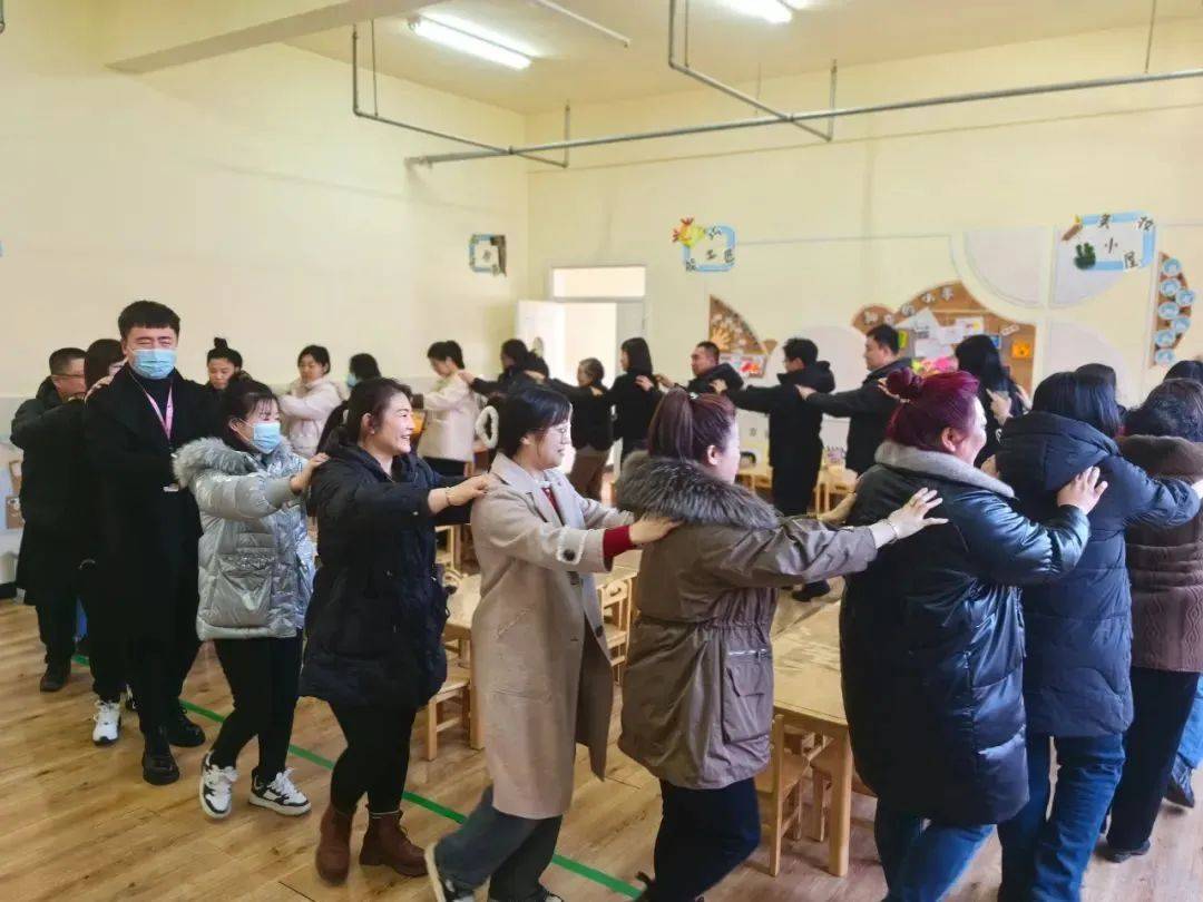 曹妃甸第一幼儿园召开新学期体验式家长会_教育_家园_交流