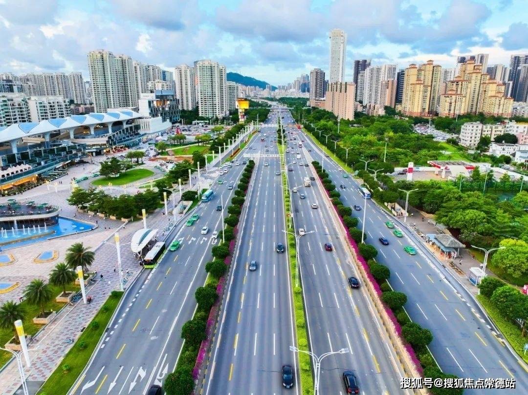 承上启下,经过20多年的建设,南湾片区已经成为了珠海主城核心区,拥有