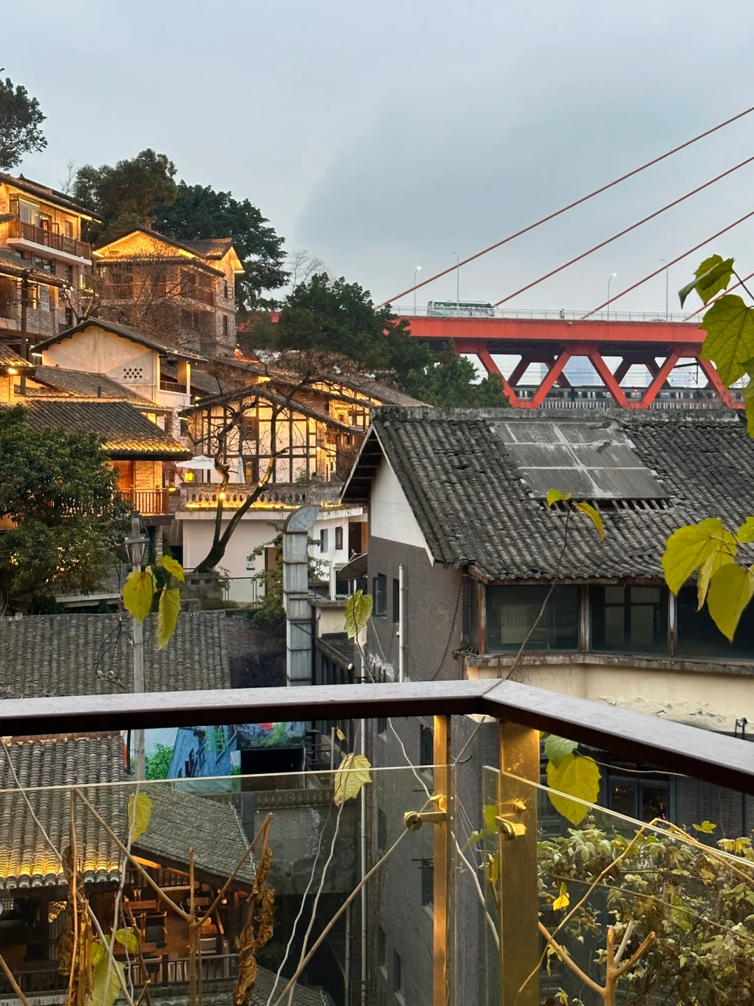 住宿推薦:選擇位於南山附近的酒店,享受寧靜的夜景和清新的空氣.