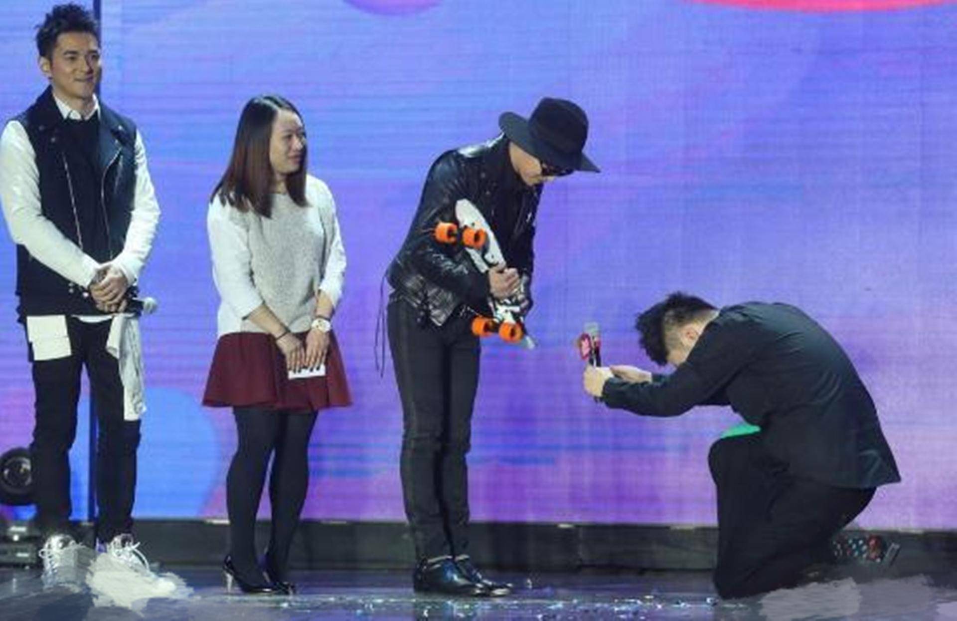 权志龙涉毒被查!