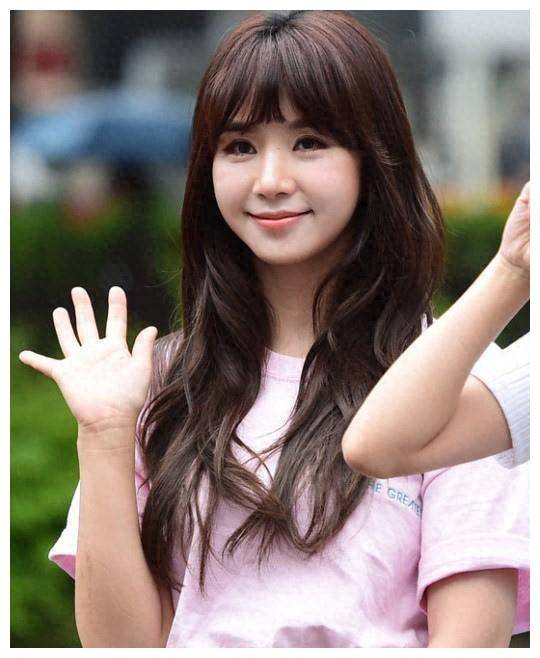 曹璐4次半冲击浪姐失败,自嘲成笑话,网友称"命无莫