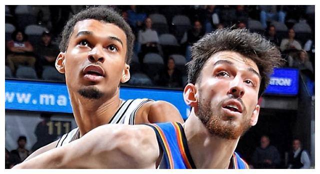 文班攻防顶级天赋对决,轻松击败切特,最佳新秀唾手可得.