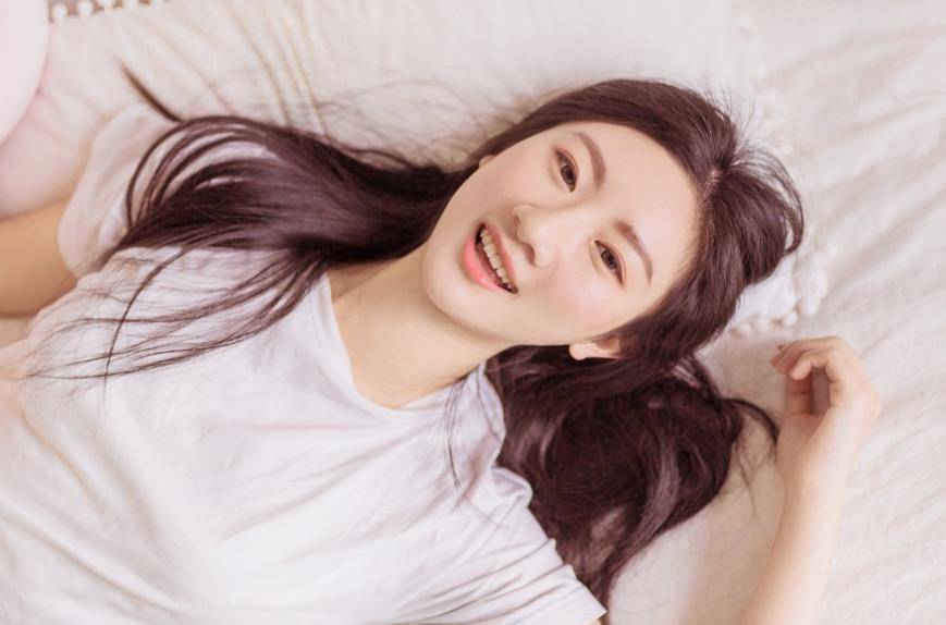 怎么在聊天中让女生对你产生好感?解决方法都在这_画面感_感觉_关系