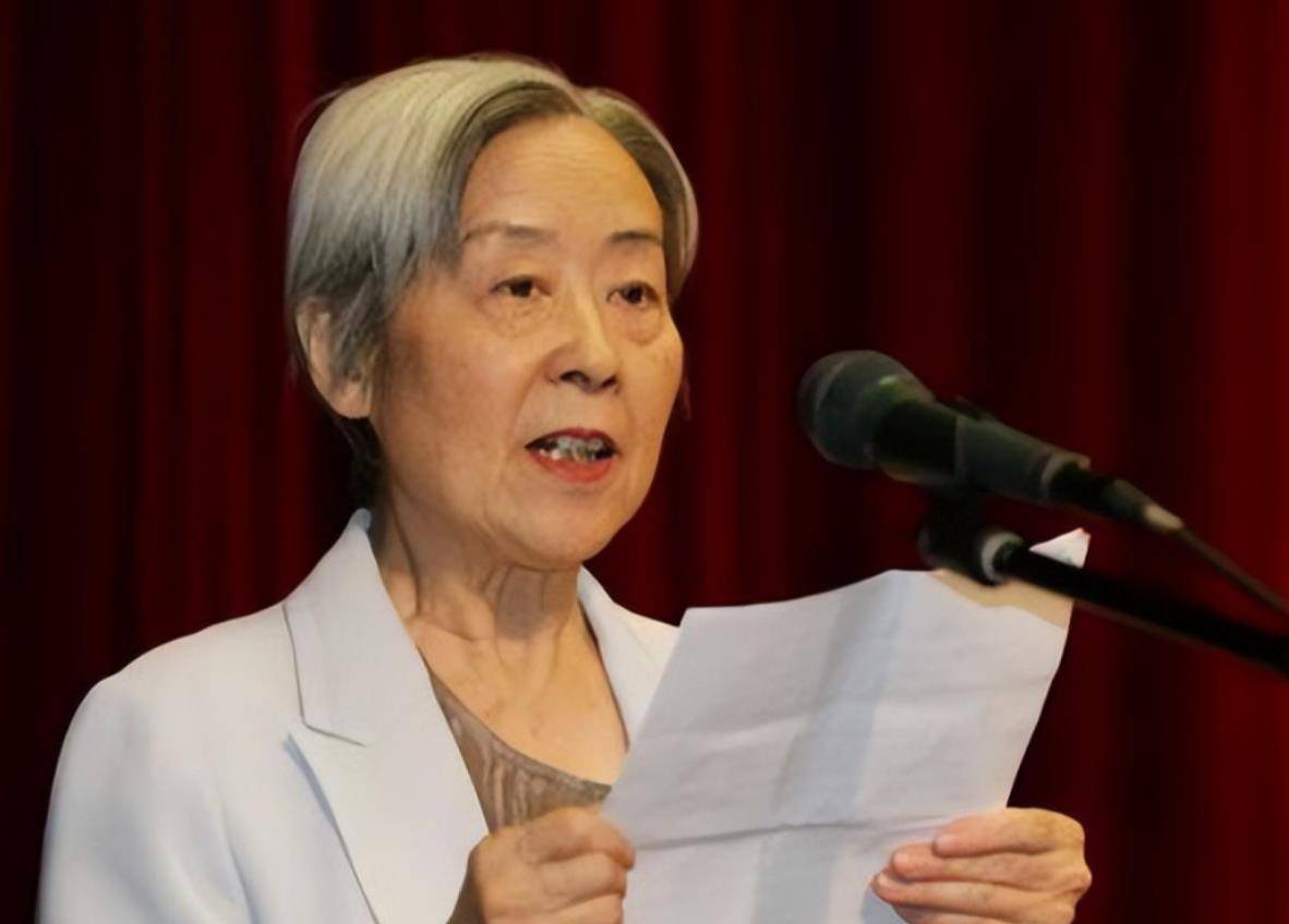 原创女乒名将邱钟惠她是世界冠军离婚又再婚曾在莫斯科摆地摊