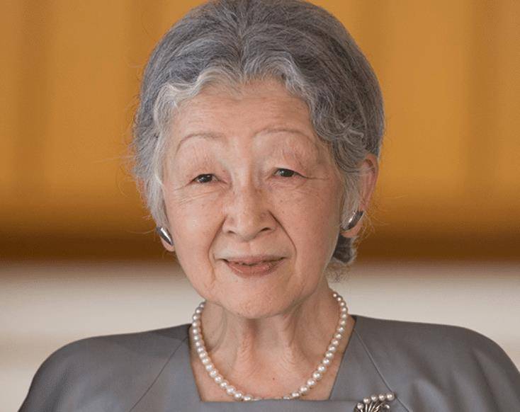 日本最美平民皇后美智子,以为嫁给了爱情,最终却逃不过现实命运_明仁