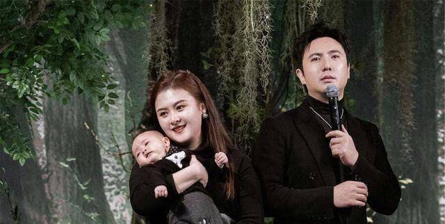 40岁"笑星"沈腾,"隐藏"4年的妻子,原来是大家熟悉的女演员_小品_开心