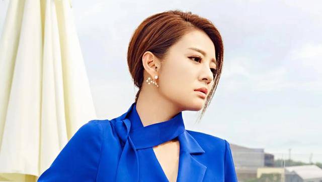 安以轩因在2003年的台剧《斗鱼》中扮演女主角苏燕子而闻名,但很少有