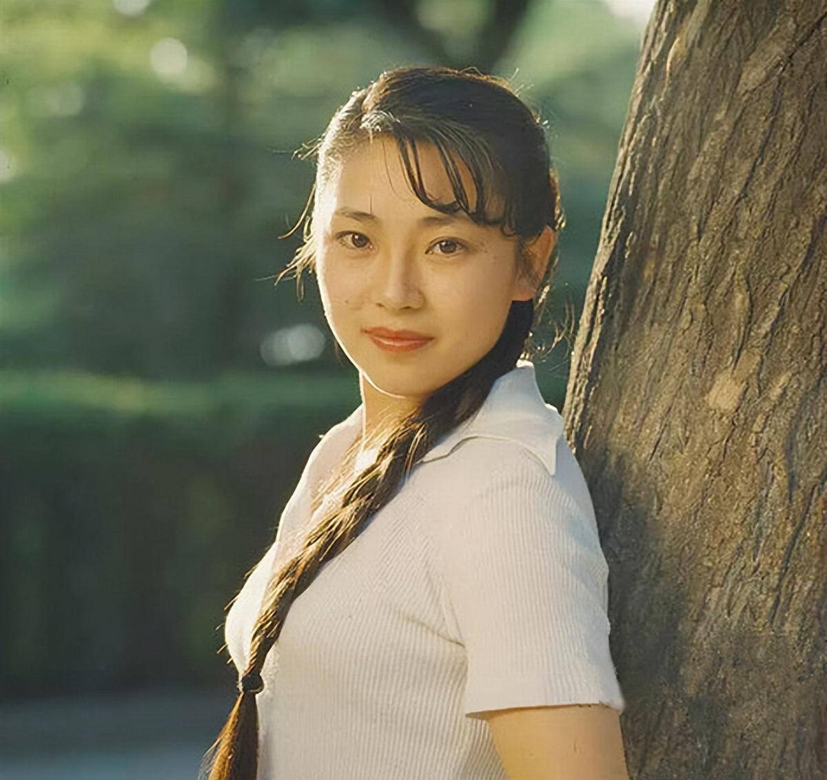原创1999年李连杰迎娶利智港媒10字嘲讽情义千斤不敌身材脯四两