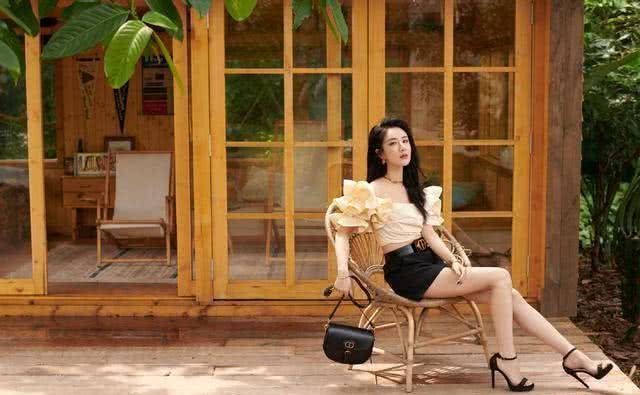 继参加综艺后,薇娅又携手迪奥拍大片,气场强大不输一线明星_感觉_照片