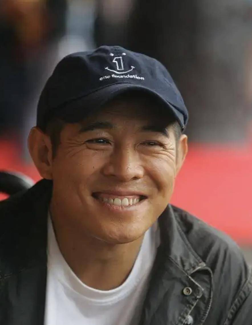 原创李连杰成名记在港圈遭排挤在国外遭歧视一路走来不容易