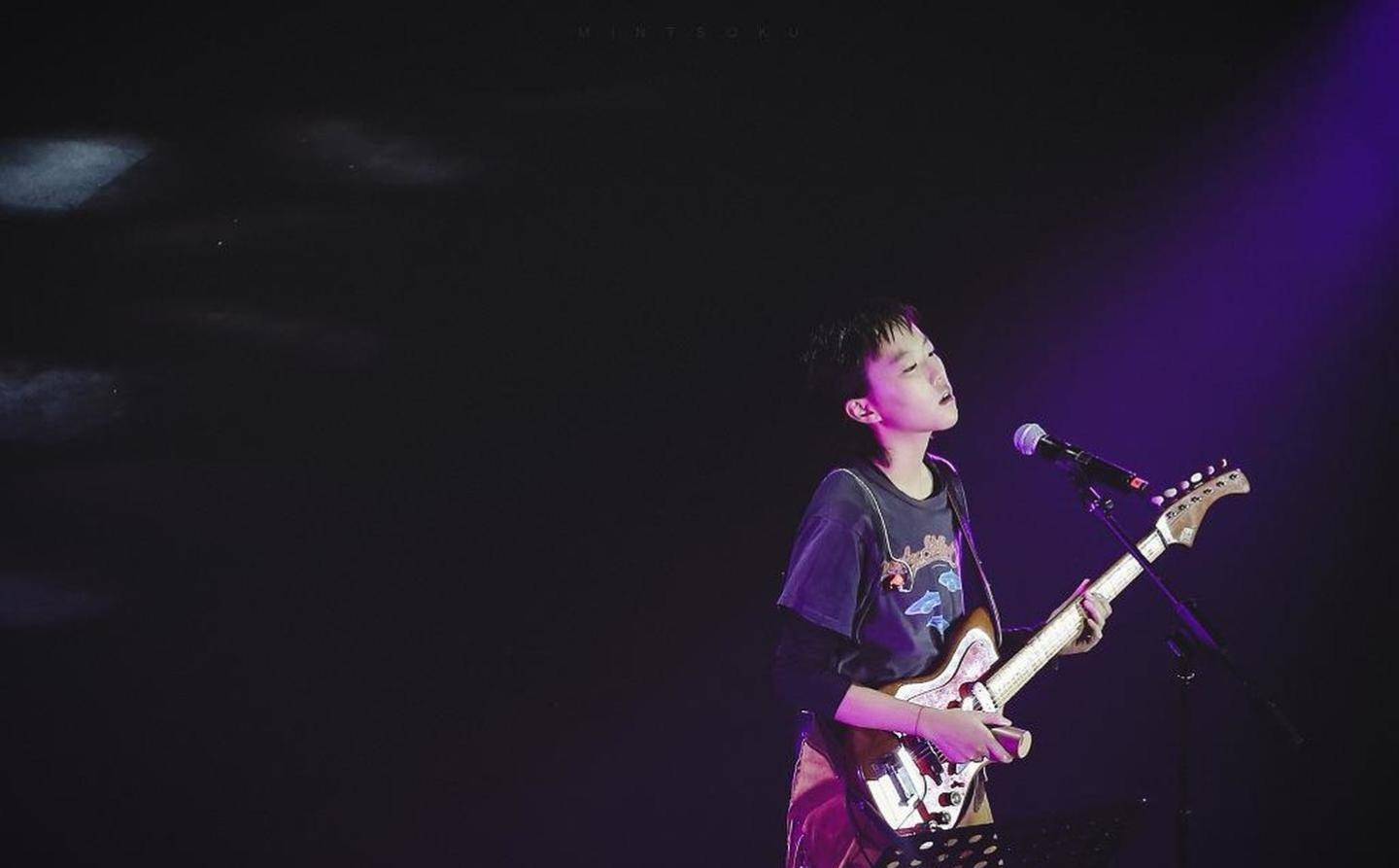 然而,她中性的穿衣风格和纹身让很多人对她所展现的时尚潮流感到困惑.