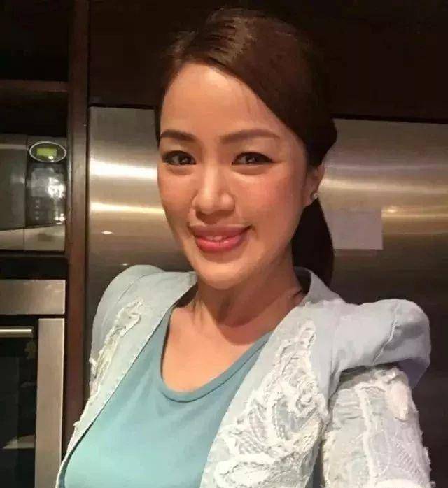 tvb绿叶打散工助哥哥圆梦,初入行不被父亲认可,认为其不适合_李漫芬