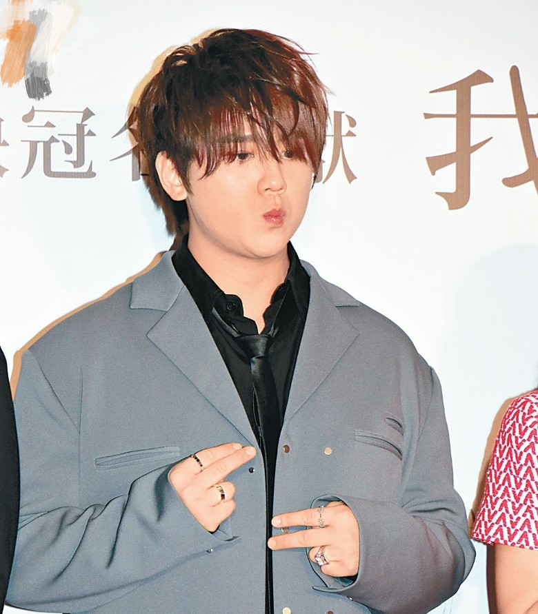 港圈真没人了资本强捧的香港顶流姜涛身材臃肿小胖手格外抢镜