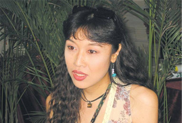 变性人张克莎:1983年放弃男儿身,后来嫁给富商,对此事绝口不提_张克沙