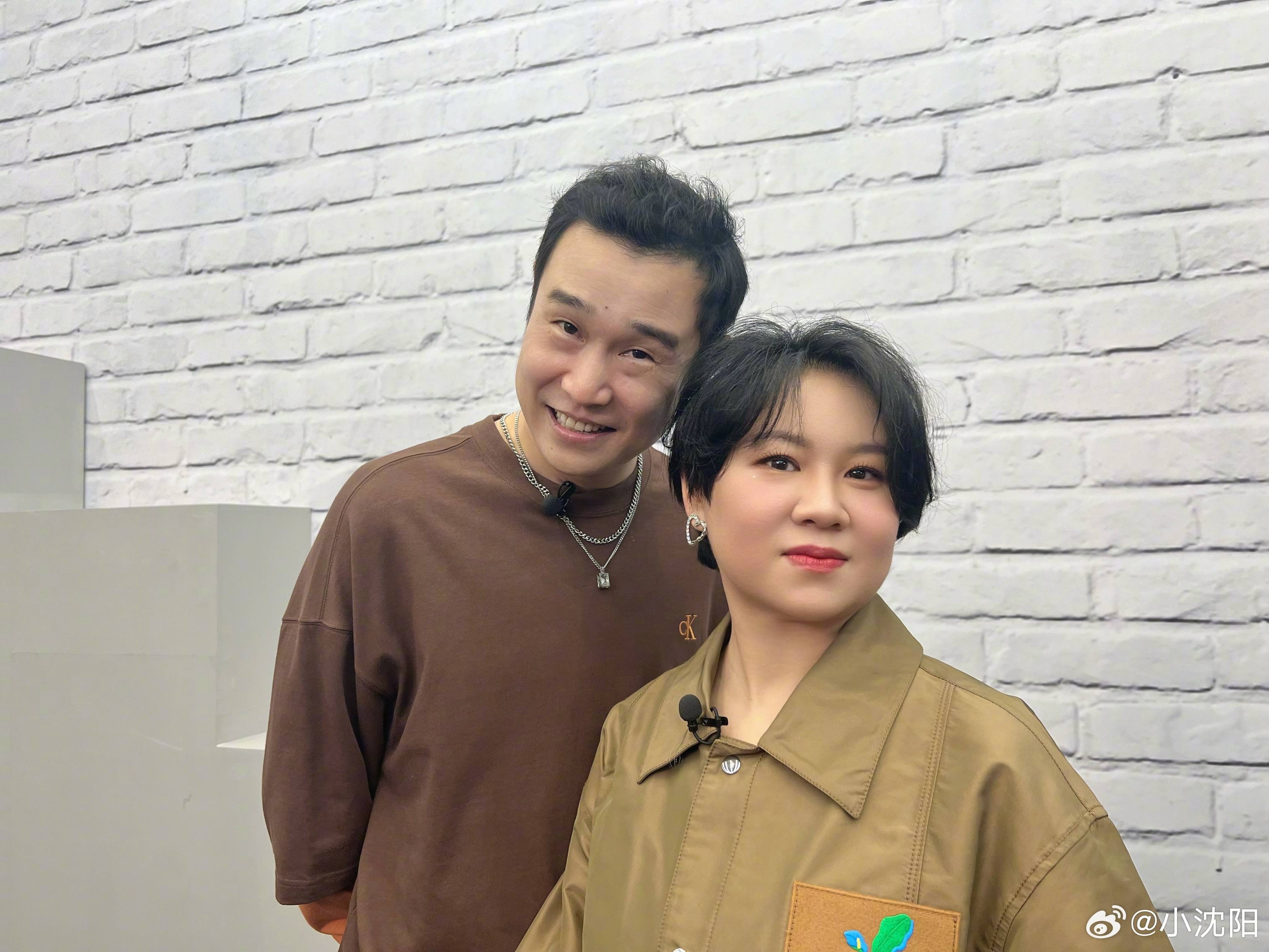 我们衷心祝愿沈春阳生日快乐,愿她与小沈阳一直幸福下去,携手共度未来