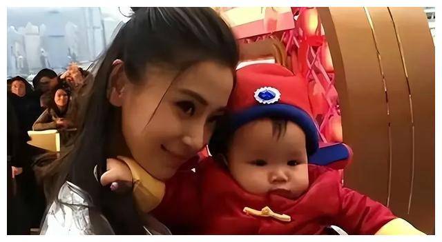 杨颖分享家庭幸福,7岁儿子首次曝光,与黄晓明相似程度惊人!