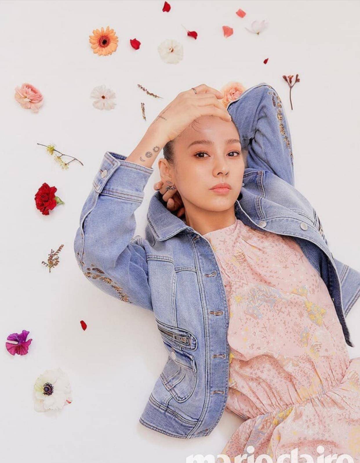 "国民妖精"李孝利拍品牌画报,连换八套造型,这背头真学不来!