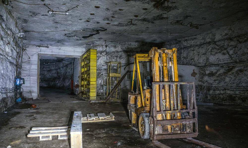 原创走进罗斯雷泽夫隐藏在地下120米深处的苏联战略储备仓库