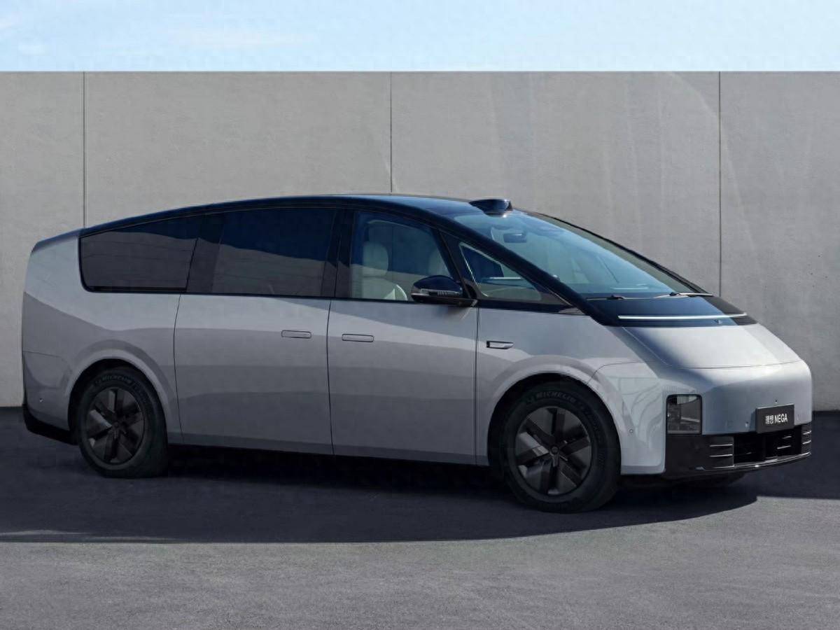 迟迟不公布大定量MEGA销量不给力？理想汽车股价大跌超10%_搜狐网